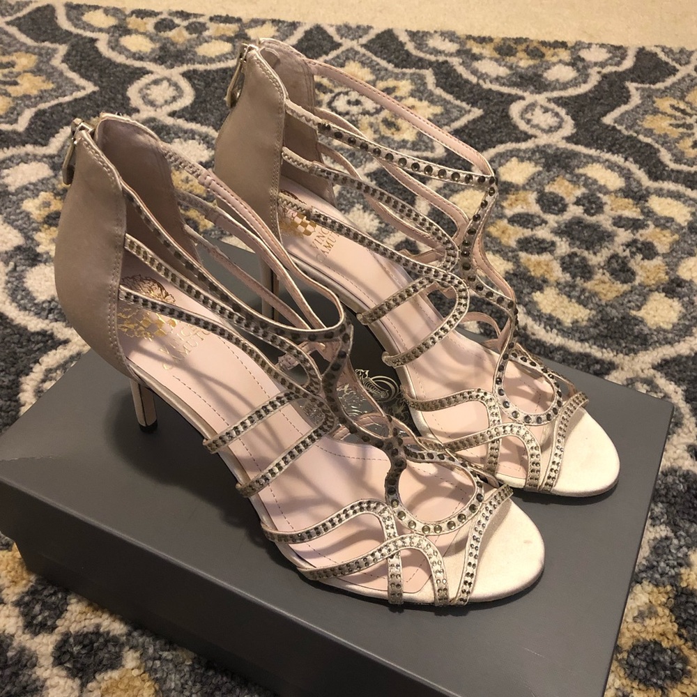 NIB Vince Camuto satin heels Sz 9.5